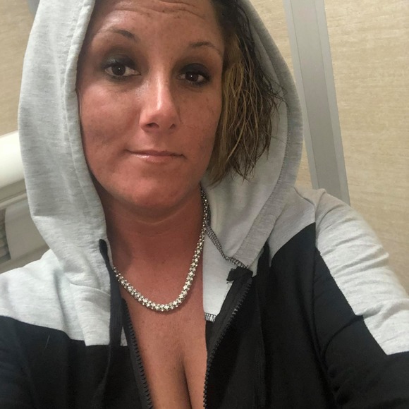 Meet your Posher, Cassy - Picture 1 of 1